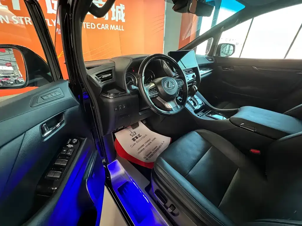 Toyota Vellfire — фото 6