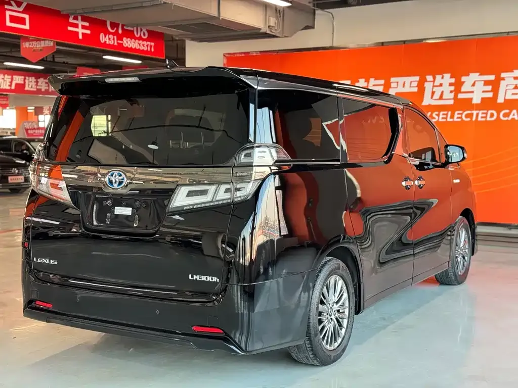 Toyota Vellfire — фото 9