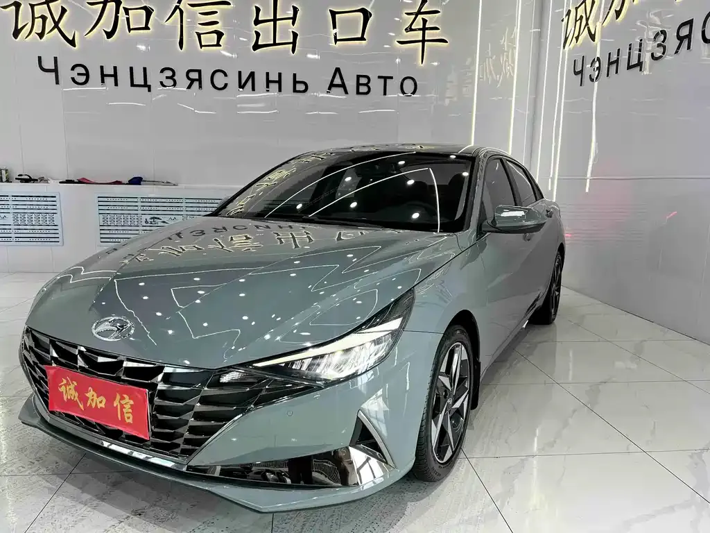 Hyundai Elantra — фото 1