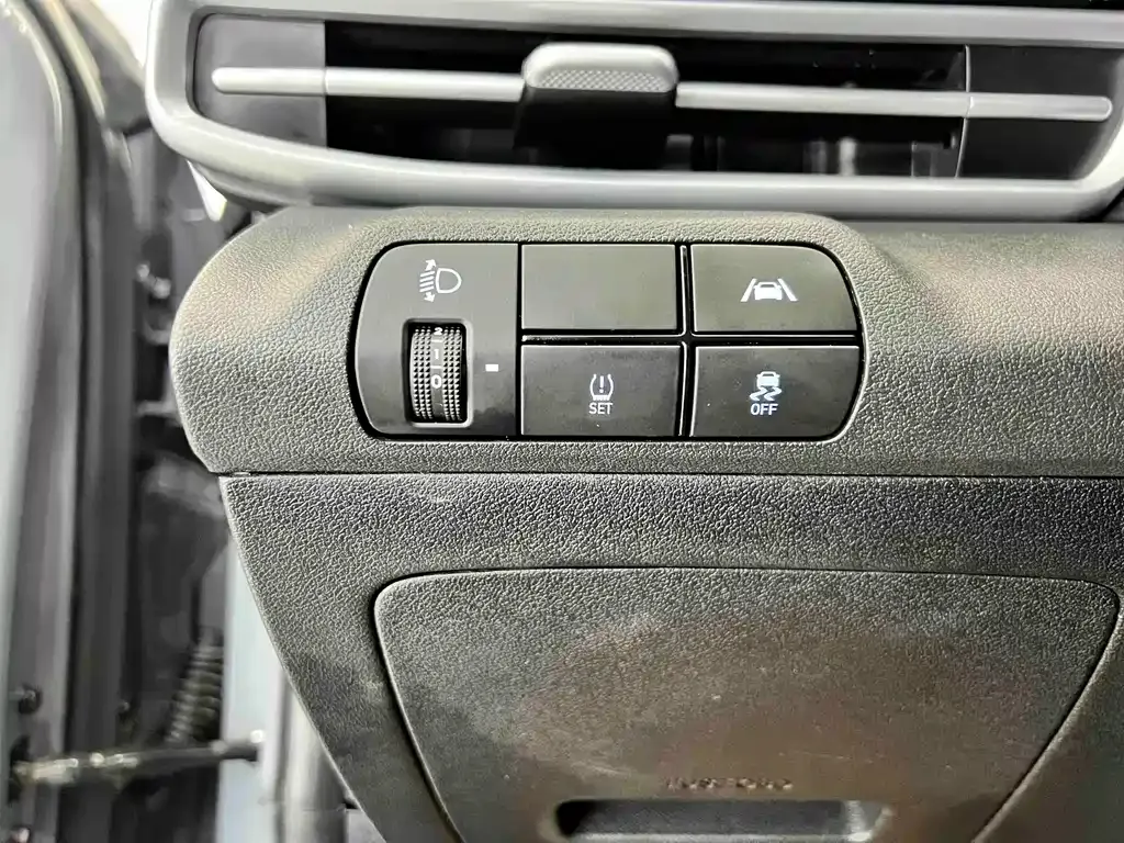 Hyundai Elantra — фото 10