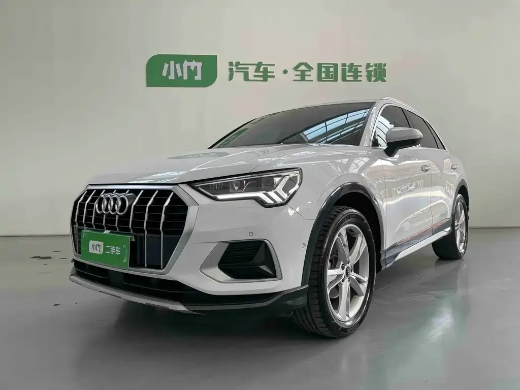 Audi Q3 — фото 1