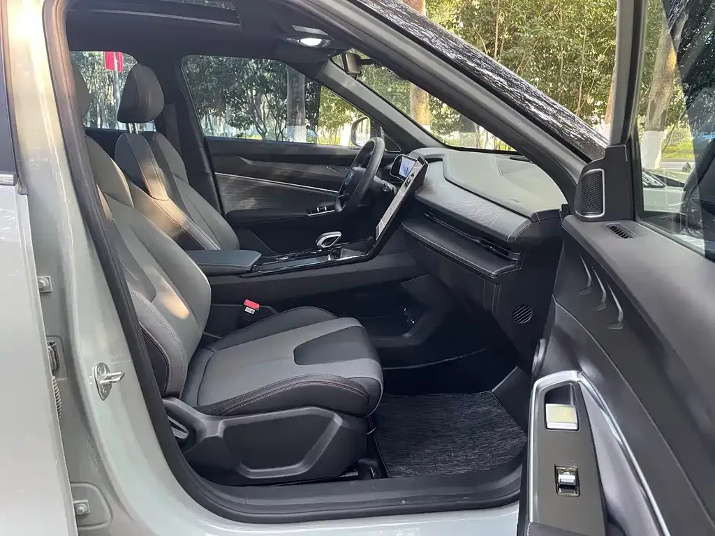 Geely Boyue 2024 из CN, фото 9