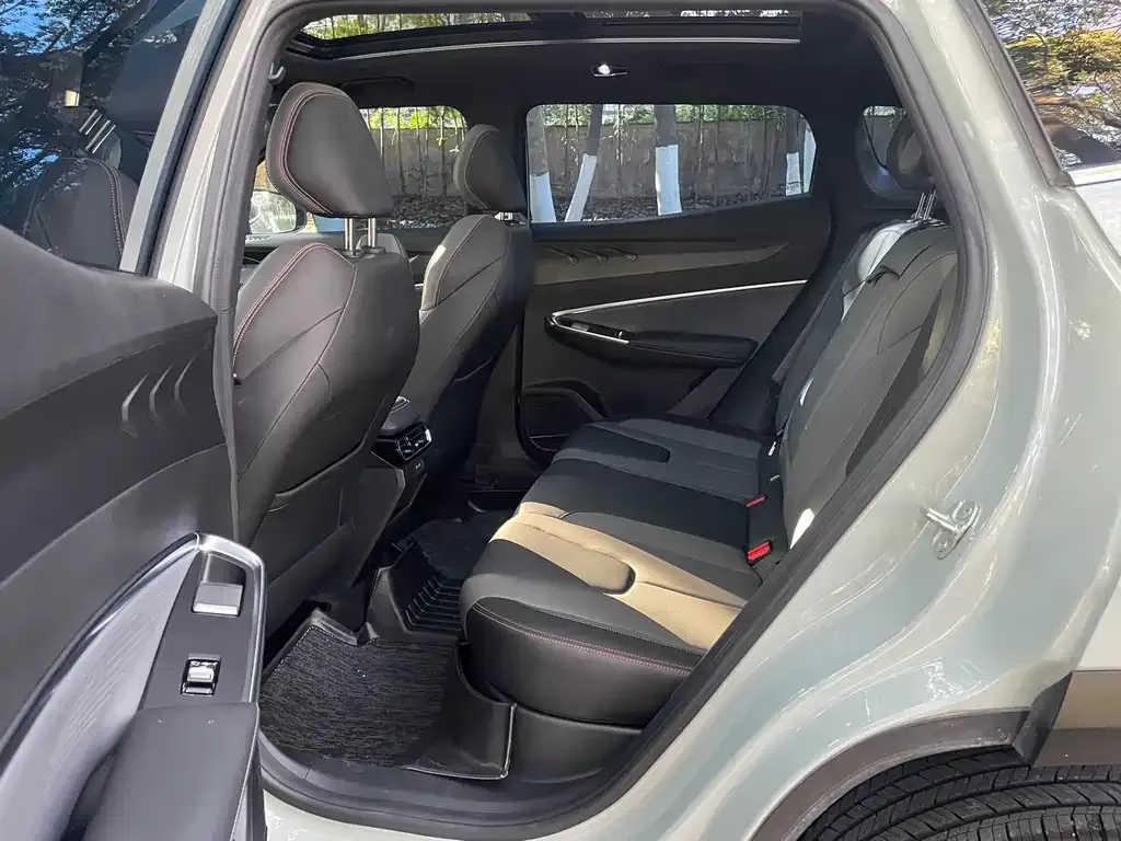 Geely Boyue 2024 из CN, фото 2