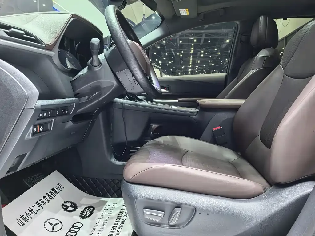 Toyota Granvia 2024 из CN, фото 3