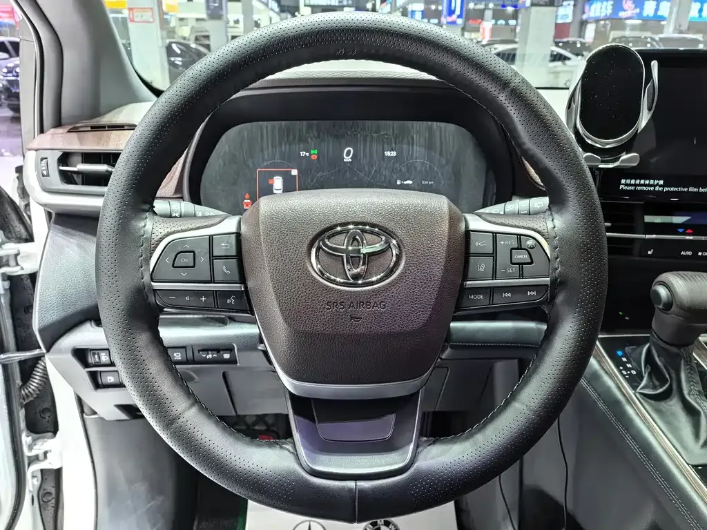 Toyota Granvia 2024 из CN, фото 9