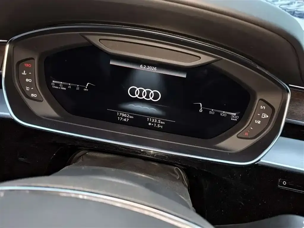 Audi A8 — фото 2