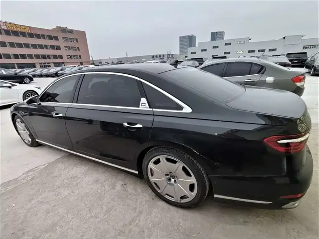 Audi A8 — фото 3