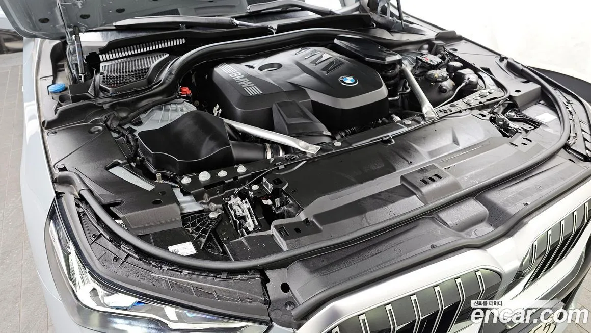 BMW 5-Series — фото 10