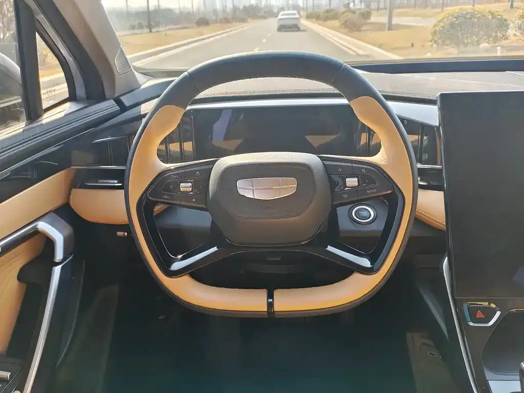 Geely Boyue L 2023 из CN, фото 3