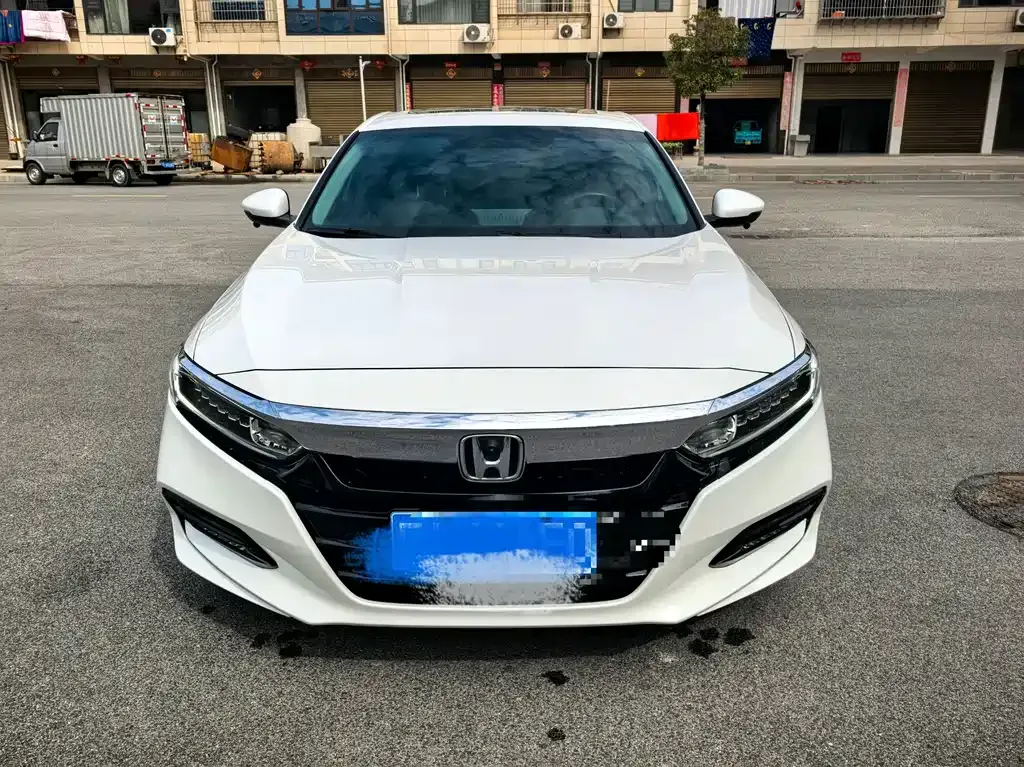 Honda Accord — фото 10