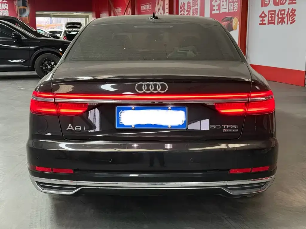 Audi A8 — фото 5