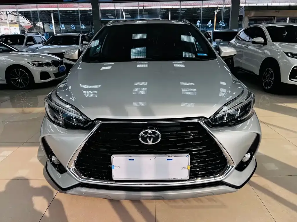 Toyota Yaris L — фото 6