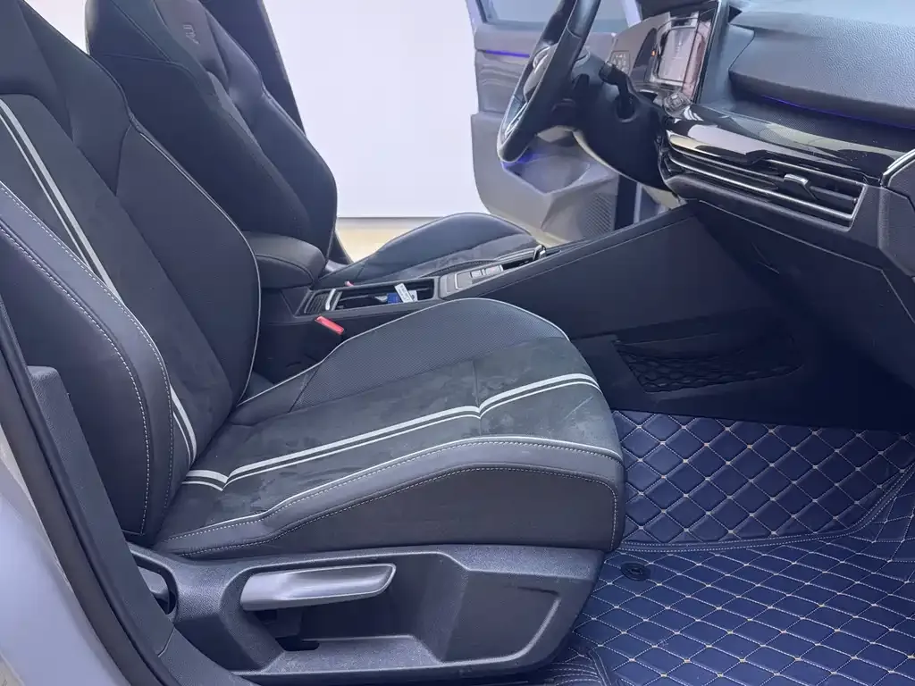 Volkswagen Golf 2021 из CN, фото 7