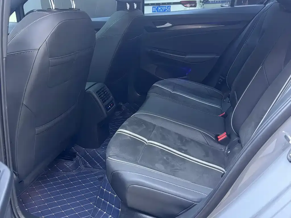 Volkswagen Golf 2021 из CN, фото 10