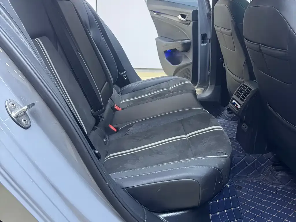 Volkswagen Golf 2021 из CN, фото 9