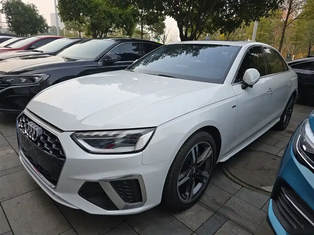 Audi A4L 2021 из CN, фото 6