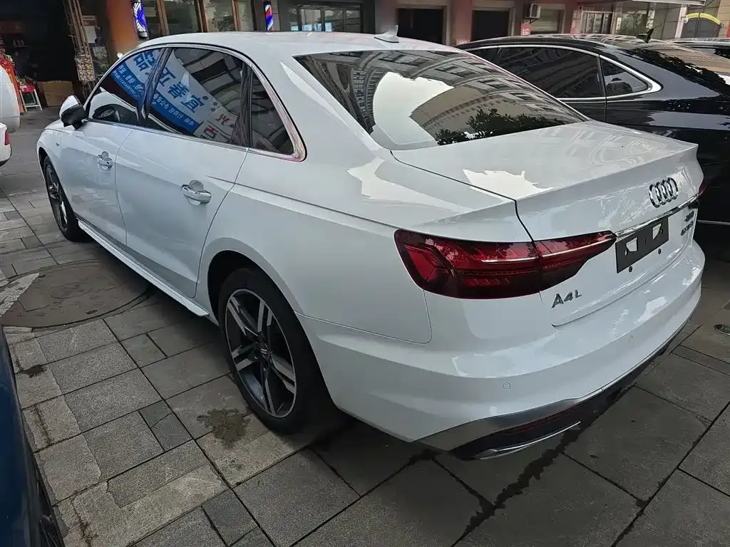 Audi A4L 2021 из CN, фото 3