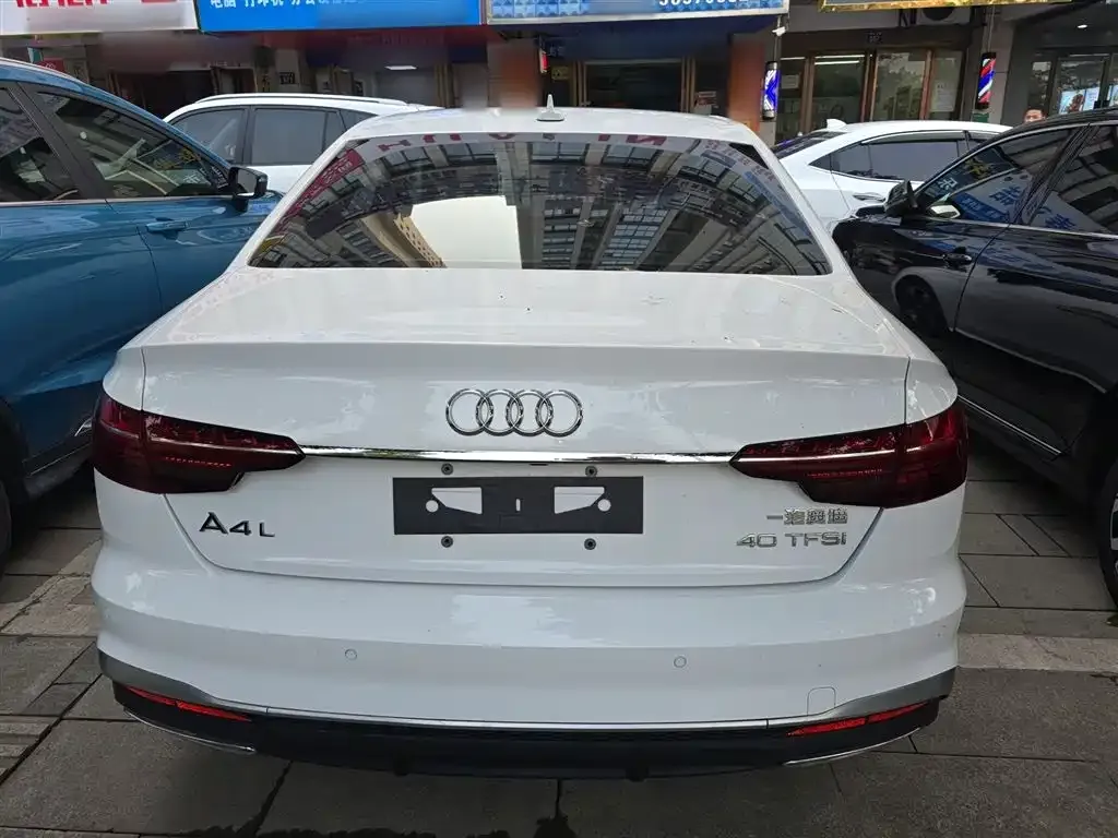 Audi A4L 2021 из CN, фото 7