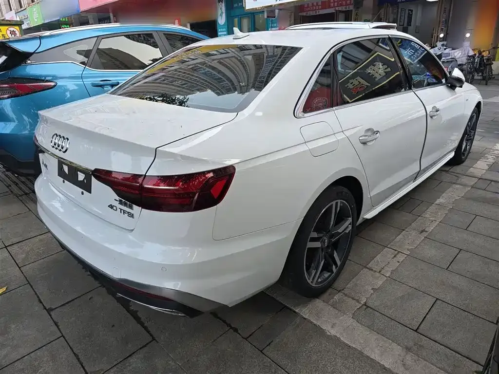 Audi A4L 2021 из CN, фото 9