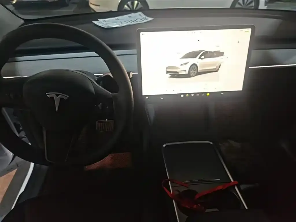 Tesla Model Y — фото 4