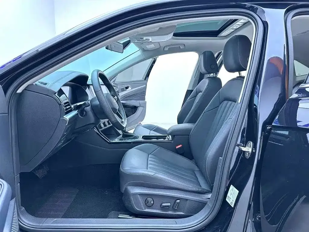 Volkswagen Passat — фото 10
