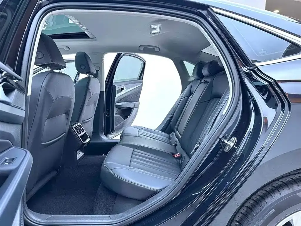 Volkswagen Passat — фото 9