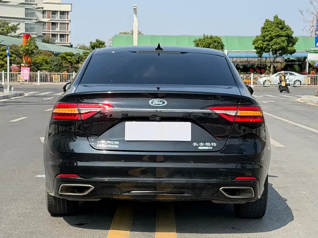 Ford Taurus 2022 из CN, фото 2