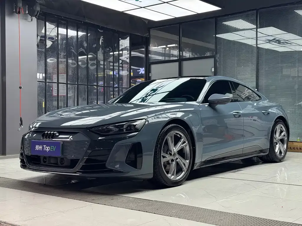 Audi e-tron GT 2024 из CN, фото 10