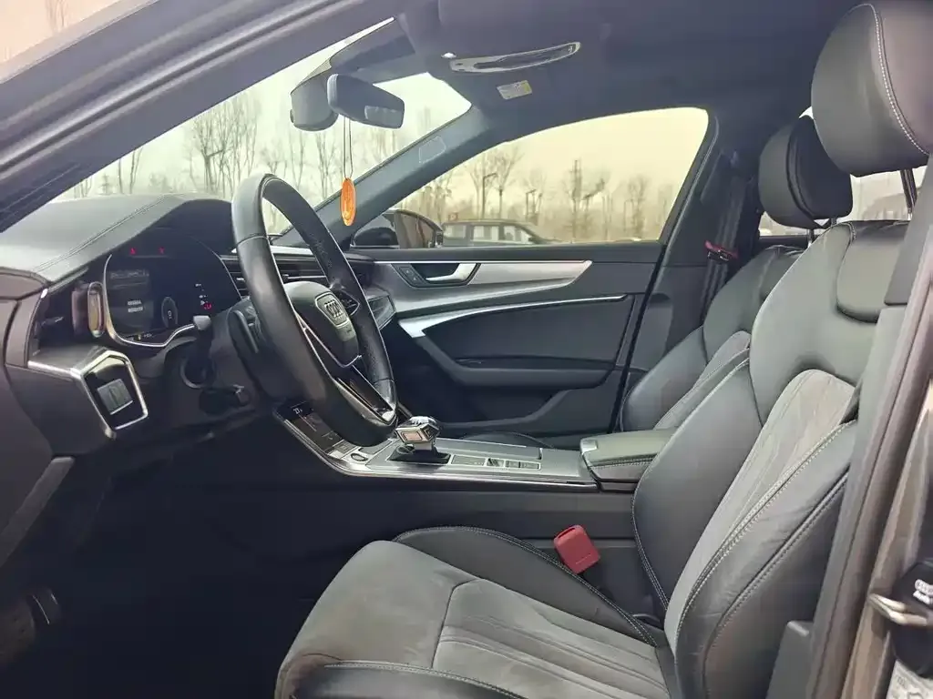 Audi A6L 2022 из CN, фото 7