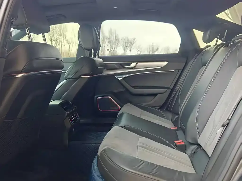 Audi A6L 2022 из CN, фото 4