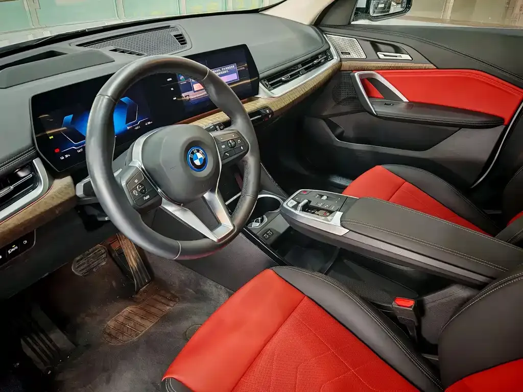 BMW iX1 2024 из CN, фото 4