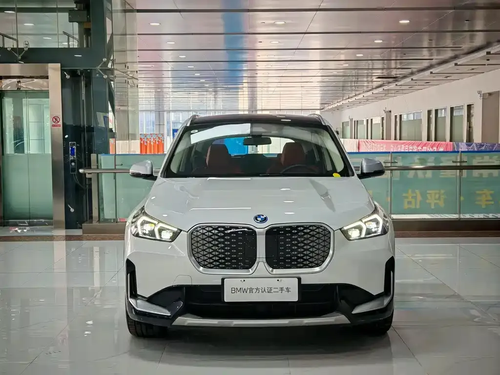 BMW iX1 2024 из CN, фото 9