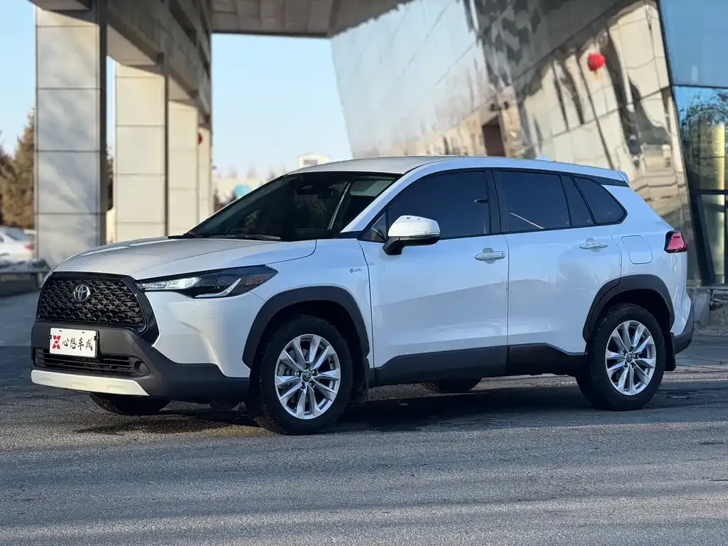 Toyota Corolla Cross — фото 1