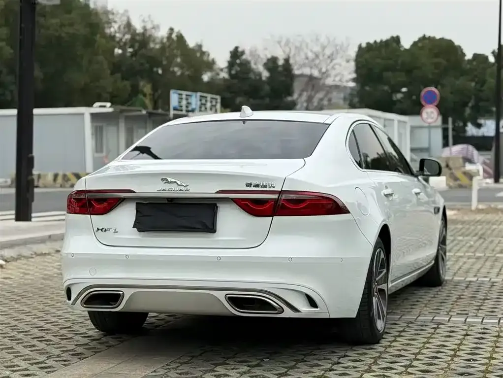 Jaguar XFL 2022 из CN, фото 10