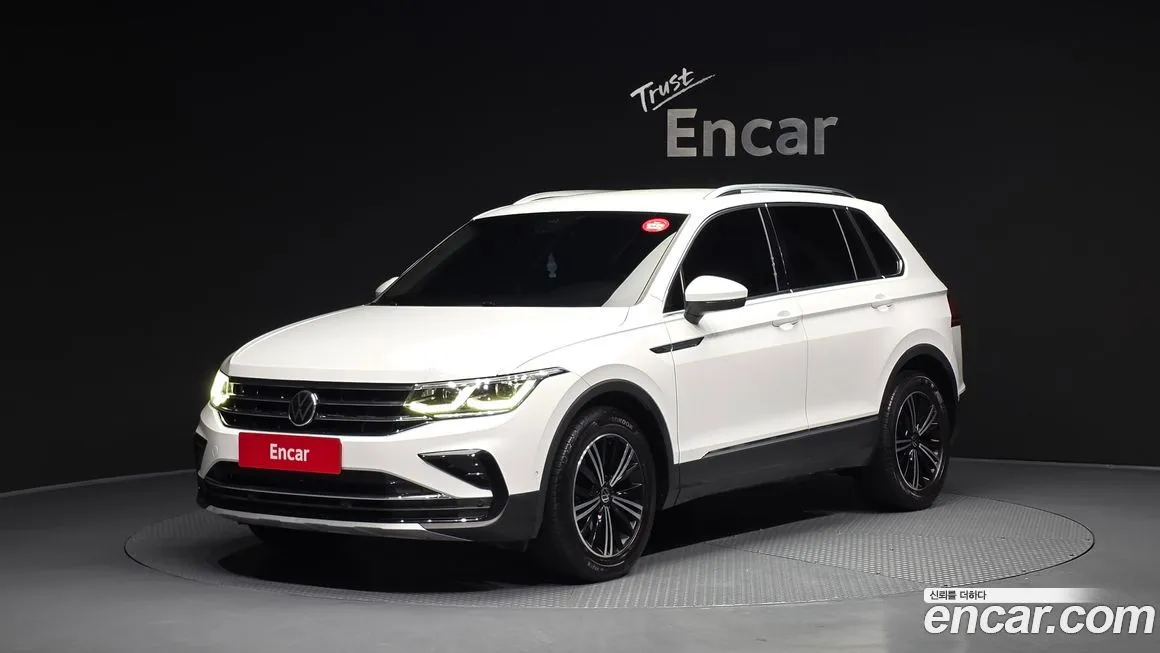 Volkswagen Tiguan — фото 1