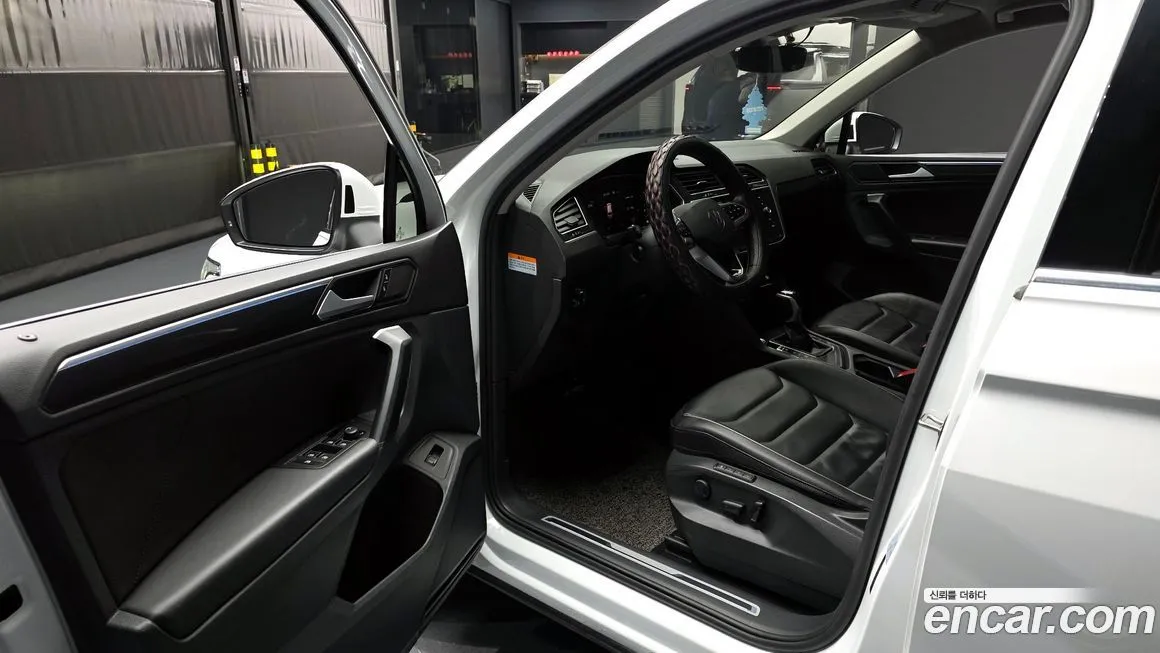 Volkswagen Tiguan — фото 9