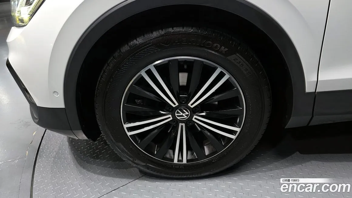 Volkswagen Tiguan — фото 5