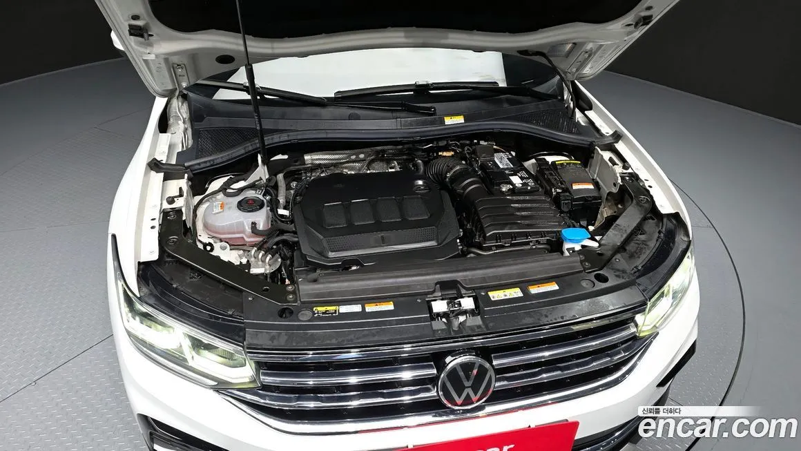 Volkswagen Tiguan — фото 10