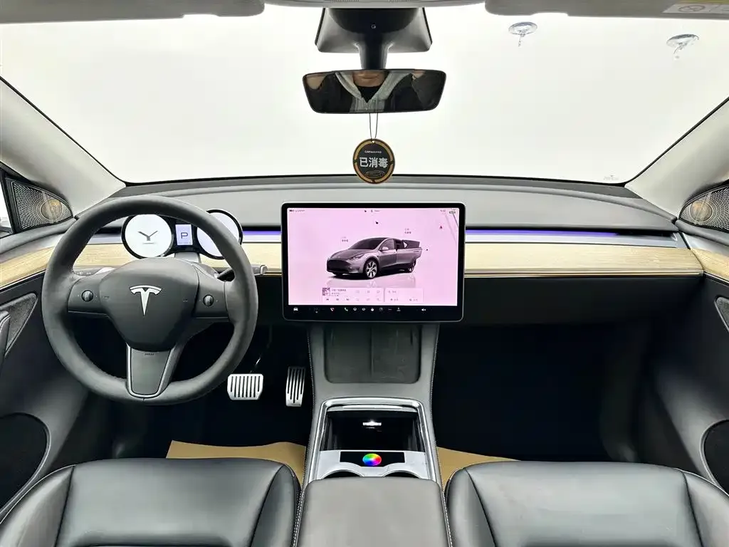 Tesla Model Y — фото 7