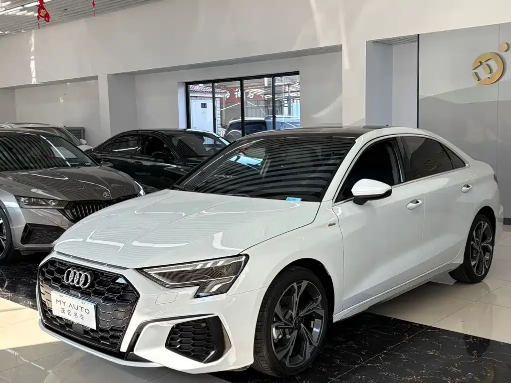 Audi A3 — фото 1