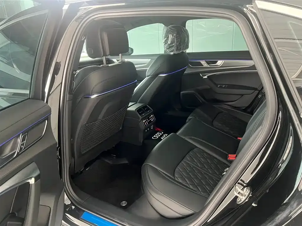 Audi A6L 2025 из CN, фото 4
