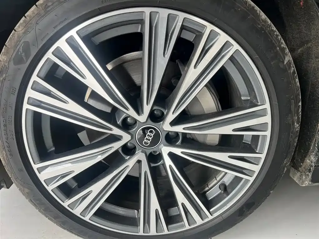 Audi A6L 2025 из CN, фото 7