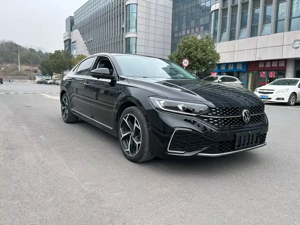 Volkswagen Passat 2023 из CN, фото 6