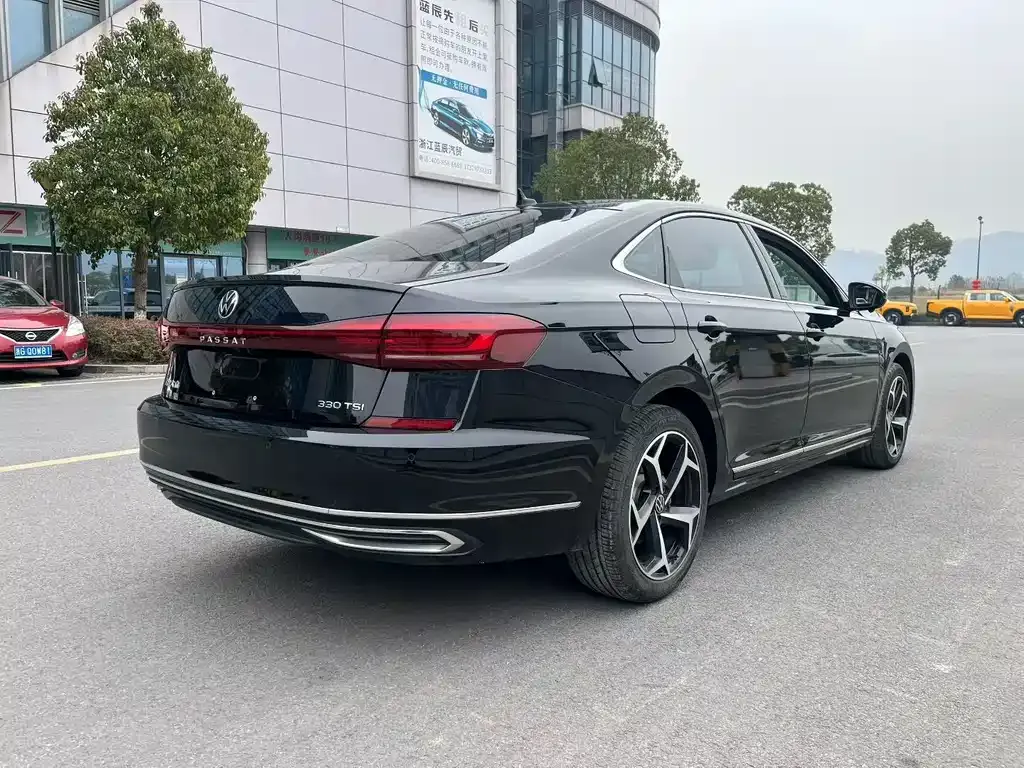 Volkswagen Passat 2023 из CN, фото 7