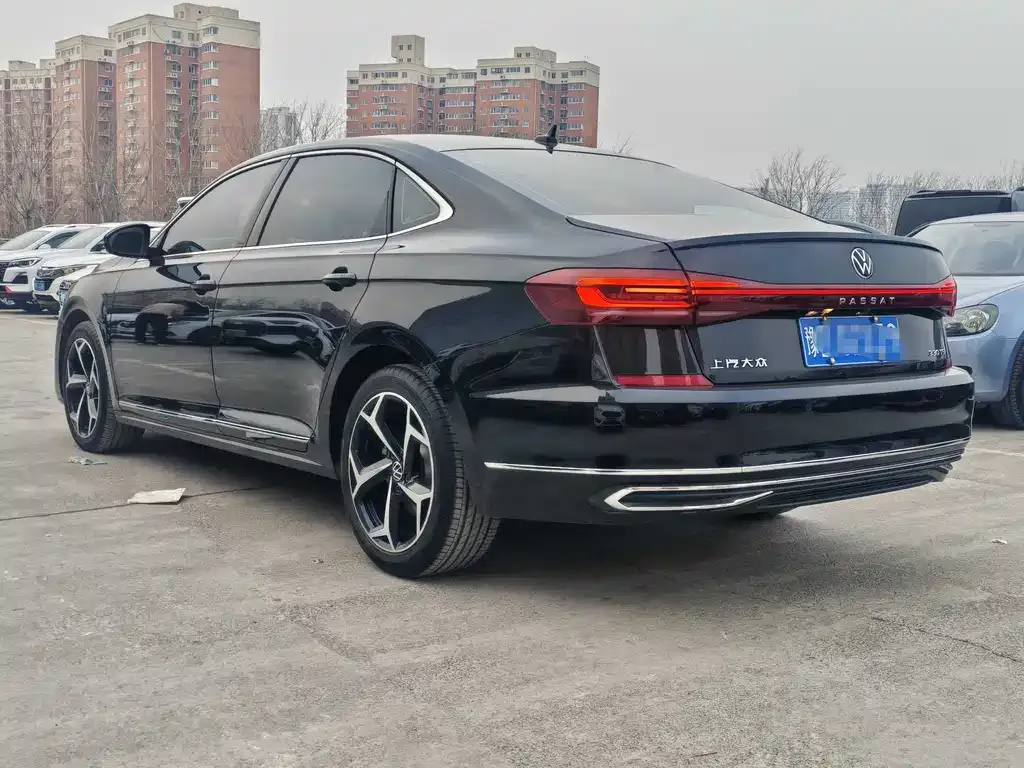 Volkswagen Passat 2023 из CN, фото 9