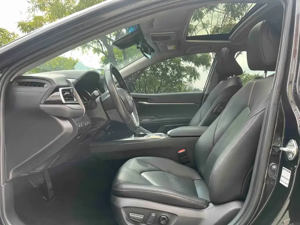 Toyota Camry 2023 из CN, фото 6