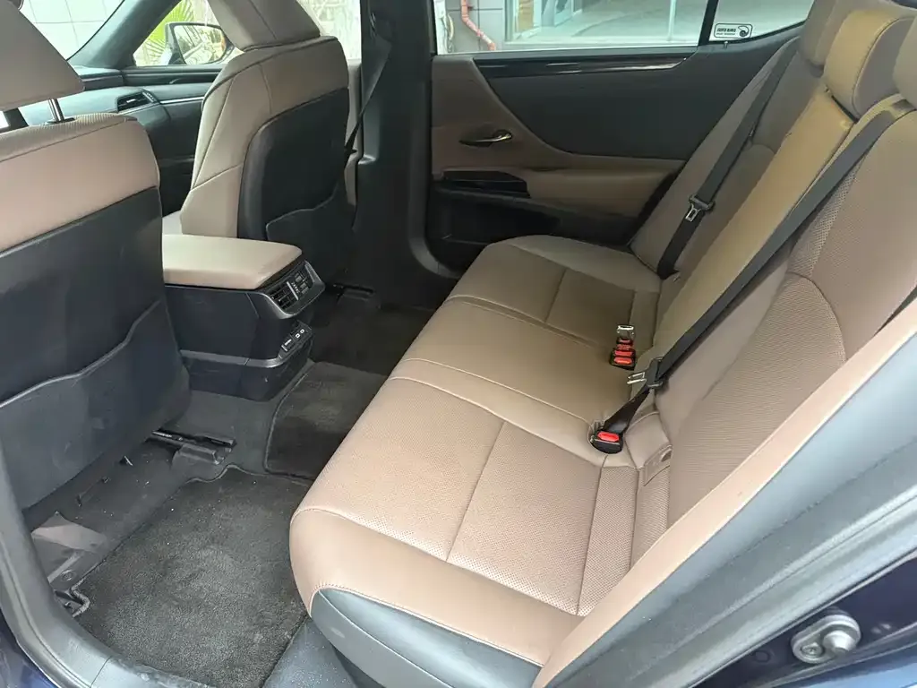 Lexus ES 2023 из CN, фото 5