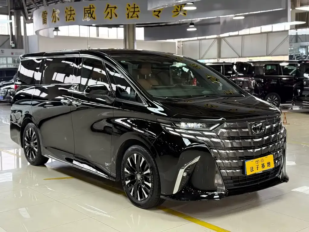 Toyota Alphard — фото 7