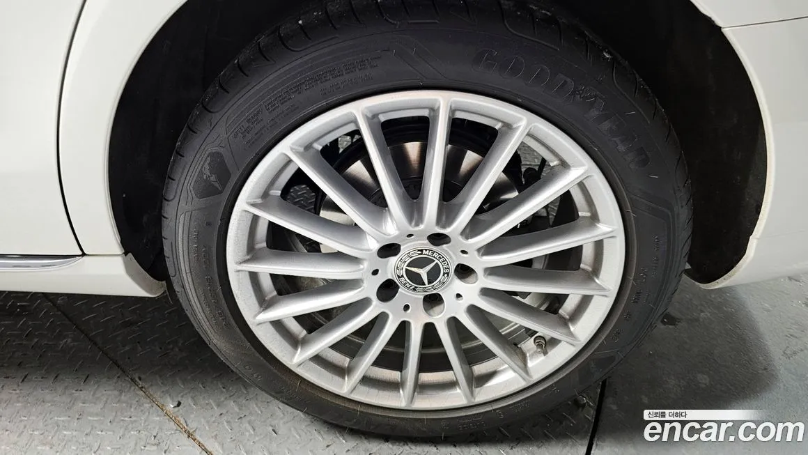 Mercedes-Benz E-Class 2023 из KR, фото 10