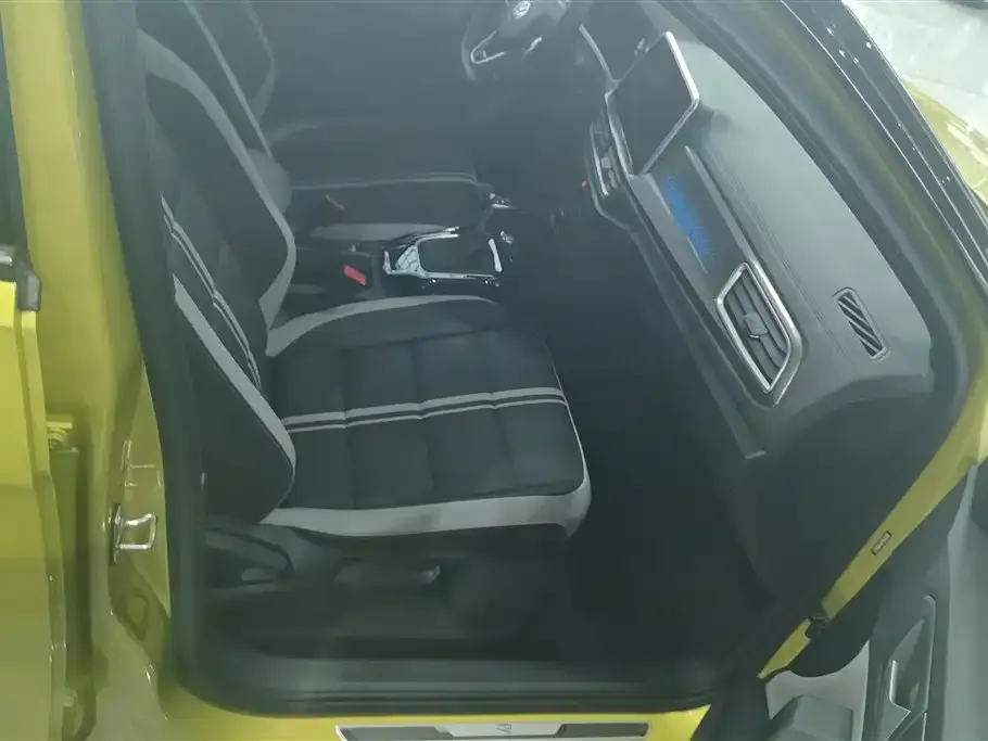 Volkswagen T-Roc 2023 из CN, фото 3